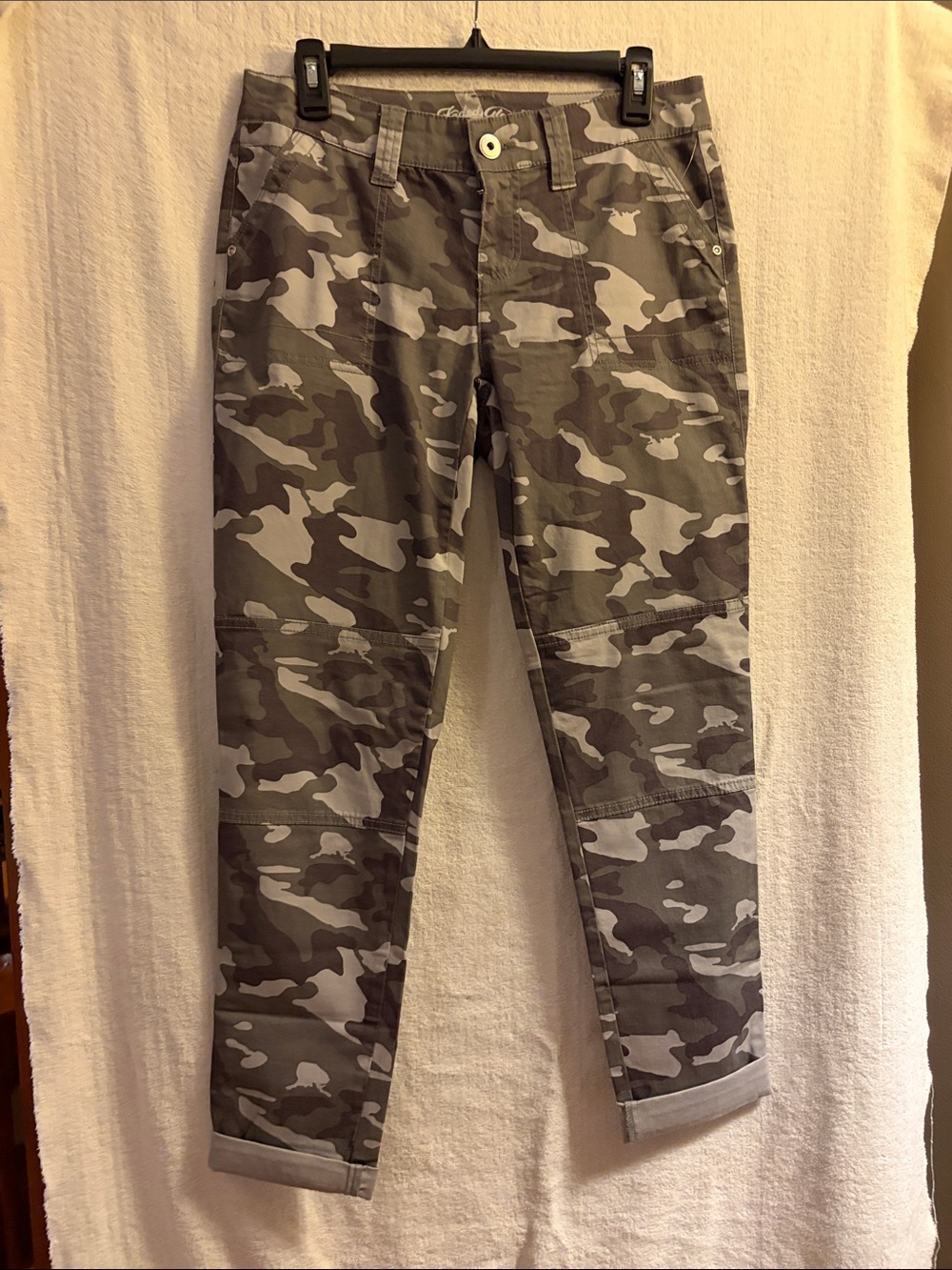 Faded Glory Gray Camouflage Cargo Pants